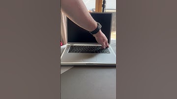 Booting a Titanium PowerBook G4 to the Mac OS 9 desktop