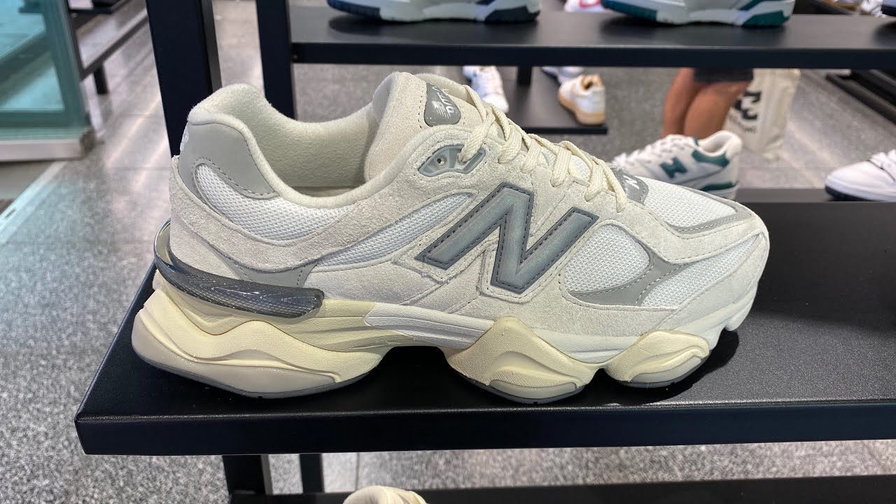 靴 NewBalance 9060 Silver llic Sea Salt New Balance 9060 (Sea Salt/Concrete/Silver Metallic) - Style Code