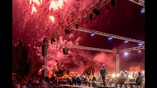 La Orquesta de Extremadura acompaña a los fuegos artificiales en San Juan
