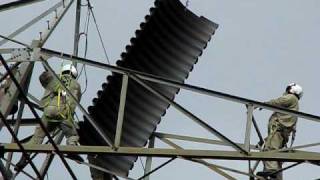 Helicopter powerline maintenance