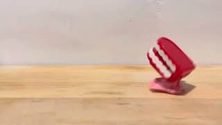 Wind up Chattering Teeth Free Clip