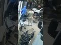 Un delincuente armado intentó robar una moto, pero la víctima lo enfrentó y no le sacaron nada