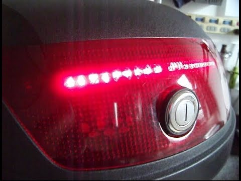安物トップケースを改造 ストップランプ・テールランプを増設