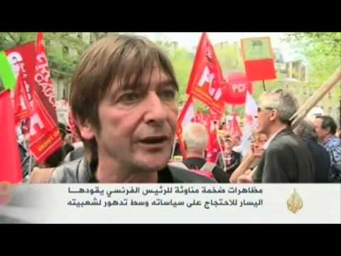 سهام النقد تصوب نحو هولاند من عائلته اليسارية