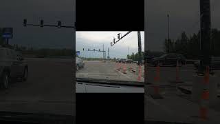 where do people get their drivers license from! pick a lane and stay there!