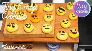 Tiny Emoji Cookies I Tiny Kitchen