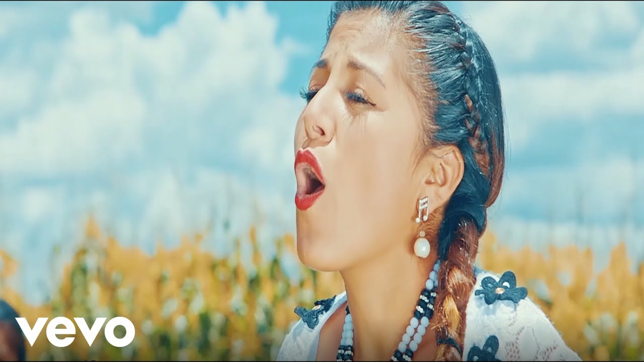 Stefany Aguilar - En Nuestro Pueblo (Salay)