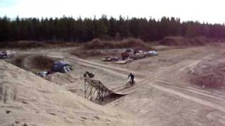 dvx400 and rm250 hittin freestyle jump