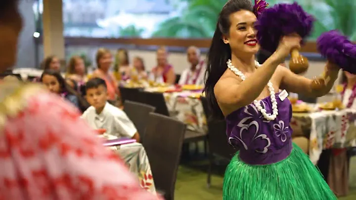 Oahu Waikiki Luau Buffet & Rock-A-Hula Show | Royal Hawaiian Theater Waikiki