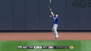 TOR@NYY: Rasmus robs Gardner with jumping catch