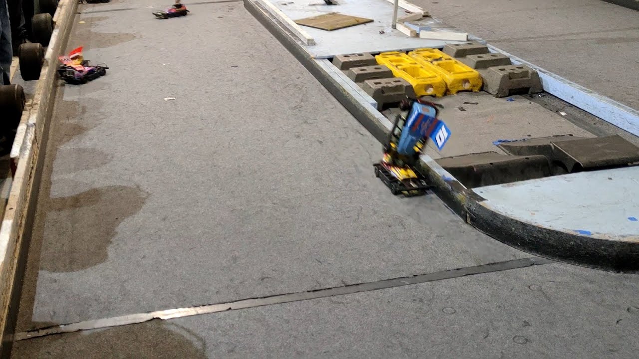 Brentwood Rc Raceway. Vantacular F1 Stock Cars Essex Championship Heat 1. 3rd January 2026