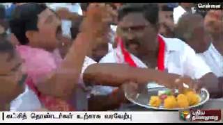 IJK members greet Parivendhar as he gets bail