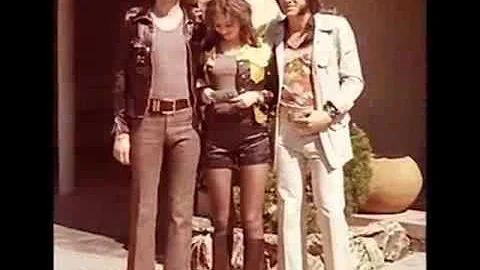 Como as mulheres se vestiam em 1974?