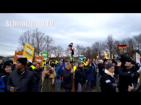 🚨🚜 Arroganz des Bundeskanzlers Olaf Scholz beim Spatenstich in Freiburg verärgert die Bauern