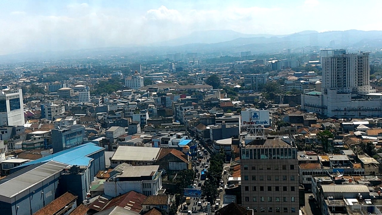 Pemandangan Kota Bandung dari Menara Mesjid Agung Bandung 