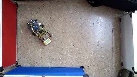 Robot resuelve laberinto (arduino + ultrasonidos)