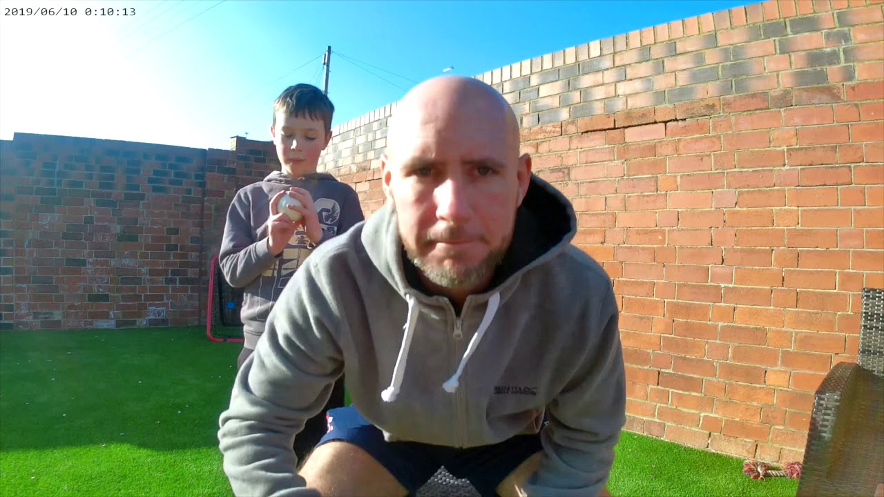 Fast bowling grip. How to hold a cricket ball. Coaching tips from