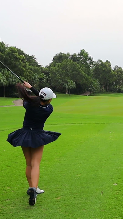 Skirt needs a moment ☺️⛳ #golf #golfswing #golfcourse #pxg #golfoutfit