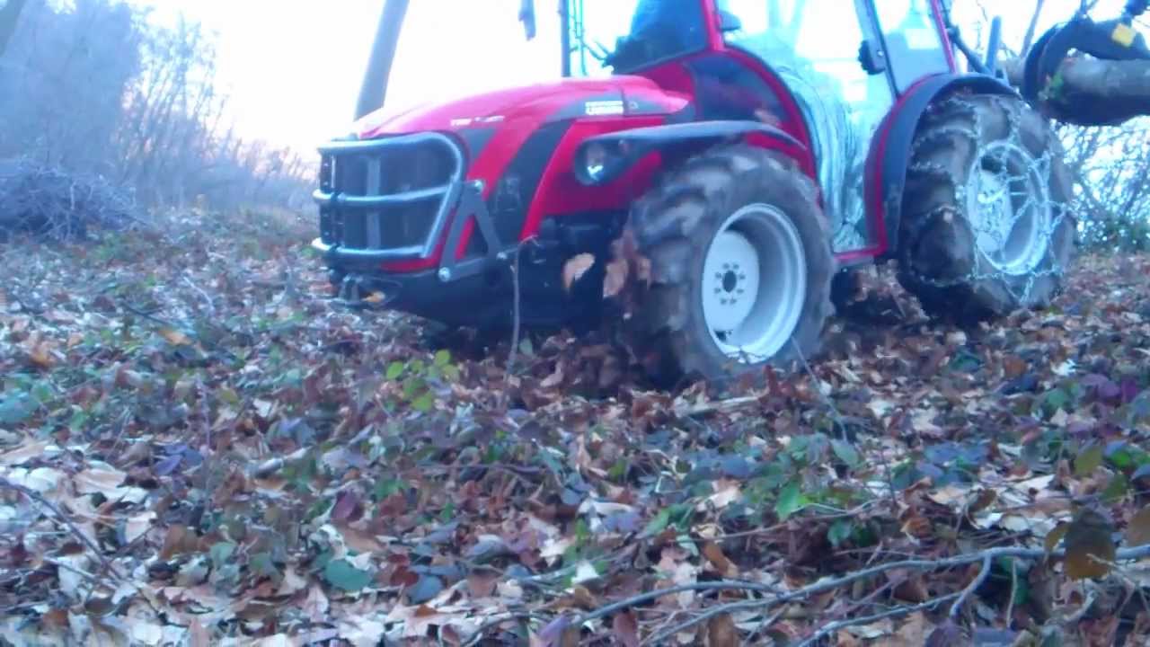 Carraro TRX in salita con pinza al lavoro.mp4