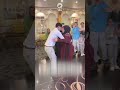 شالت العريس ولفت بيه على المعازيم شالت العريس ولفت بيه على المعازيم