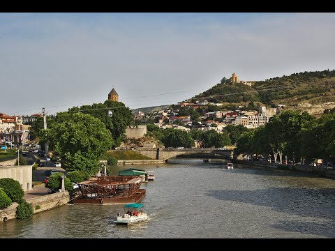 გასეირნება ძველ თბილისში მდინარეზე კატერით