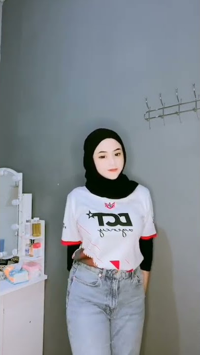 BA opi via hijab😍