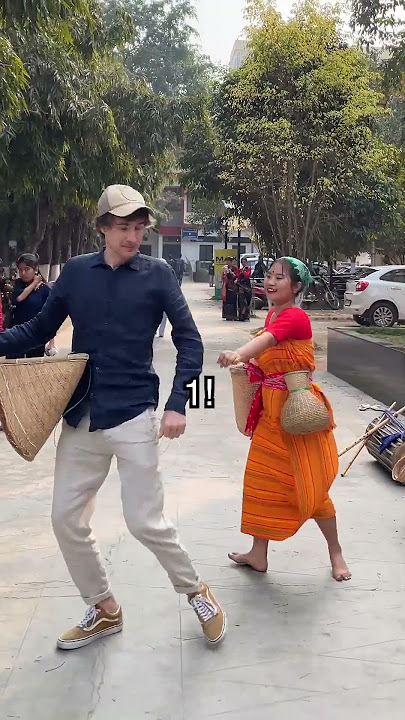 Learning dances in Assam, India 🇮🇳