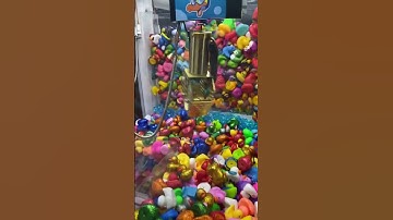 GOLDEN Duck claw machine #shorts #golden #clawmachine #arcade #toys #daveandbusters #duck