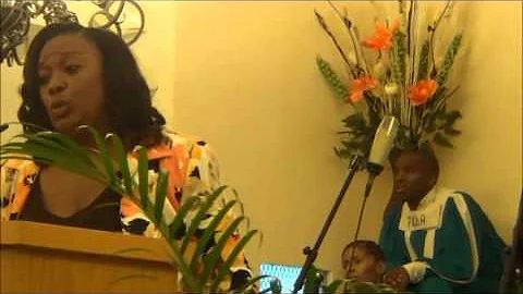 Donnie McClurkin - Stand performed by Vanessa Roll...