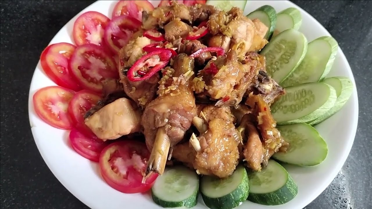 Cách làm gà kho sả ớt ngon đậm đà, thơm nức mũi cực hấp dẫn