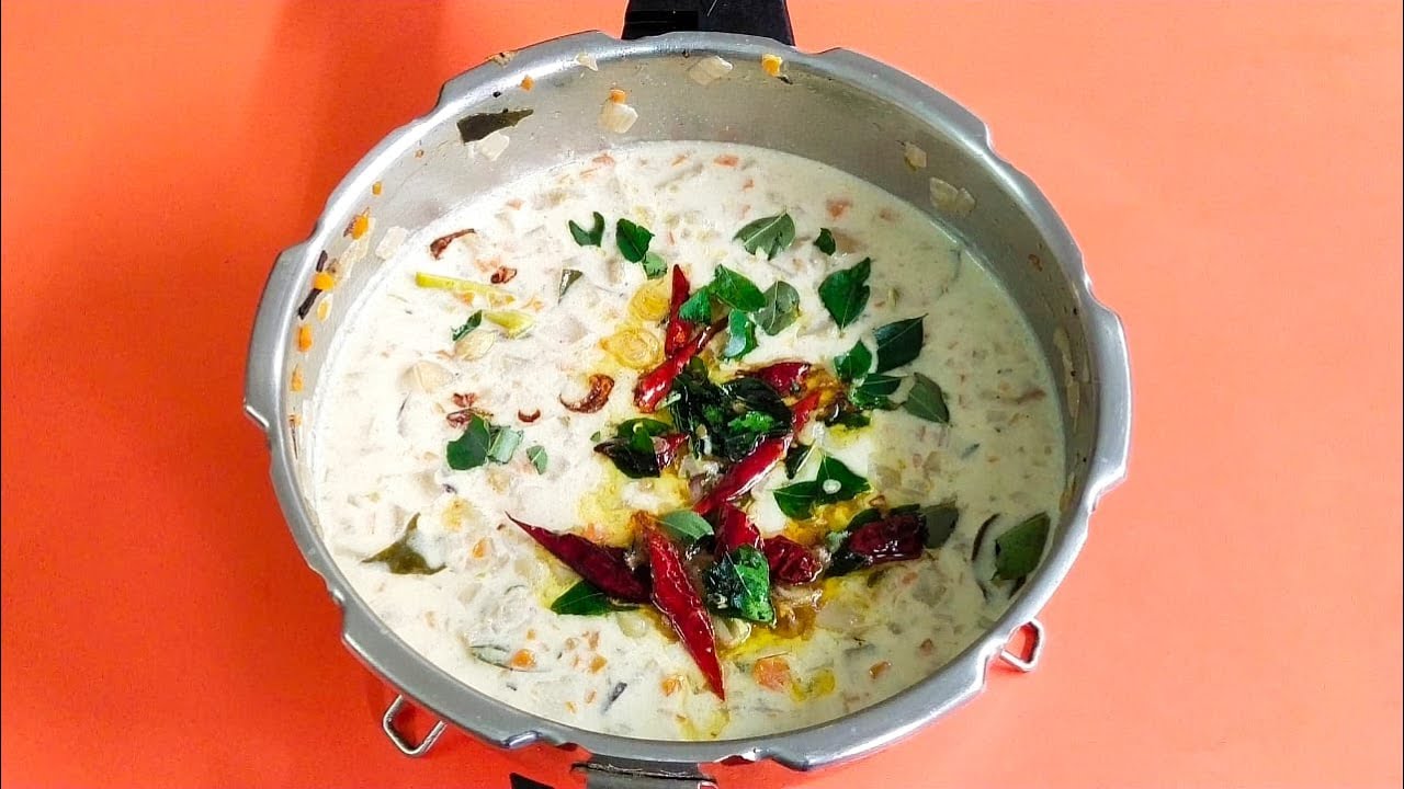 ഉരുളക്കിഴങ്ങ് വൈറ്റ് സ്റ്റ്യൂ😀👌😊.... (POTATO WHITE STEW)