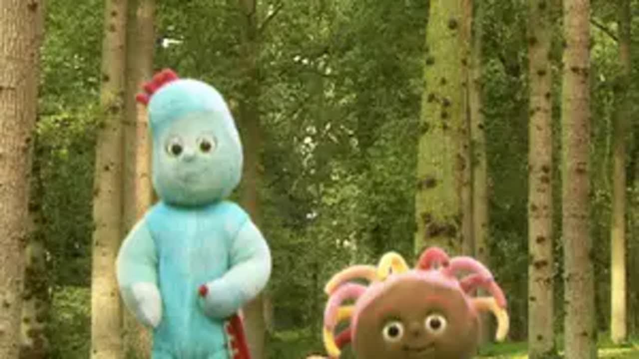 快看呐！快看呐！依古比古亲了唔西迪西！ 花园宝宝 睡前故事 花园宝宝叽里呱啦 - YouTube