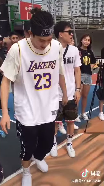 Dylan Wang as he played outdoor basketball yesterday 🏀✌🏻 04162023 