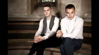 Silverlining - Hurts (Lyrics)