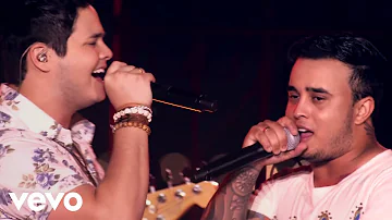 Qual a diferença entre parar e para?