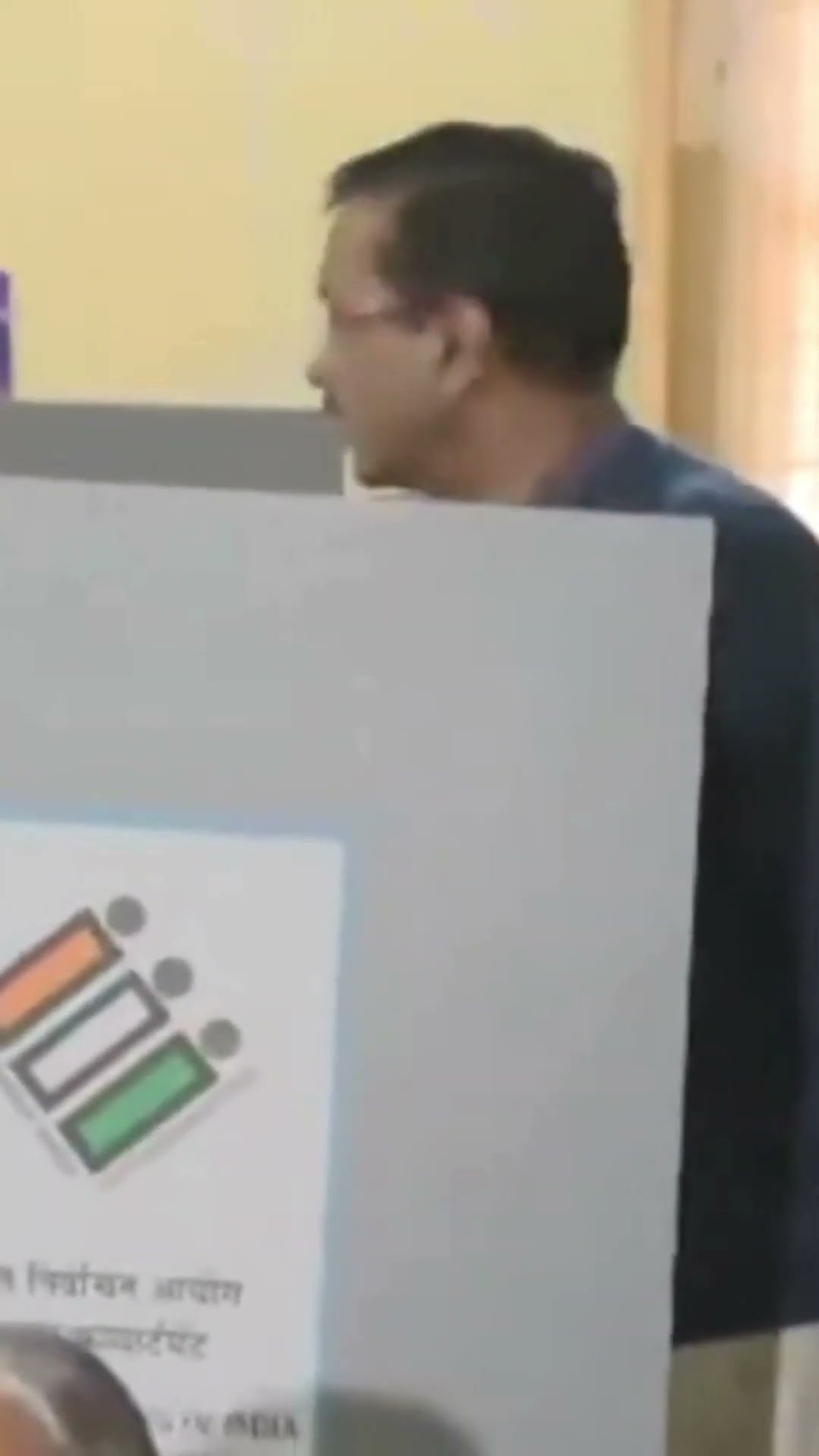 #DelhiElection2025: Former Delhi CM, AAP Chief Arvind Kejriwal Casts his Vote Along With His Family
