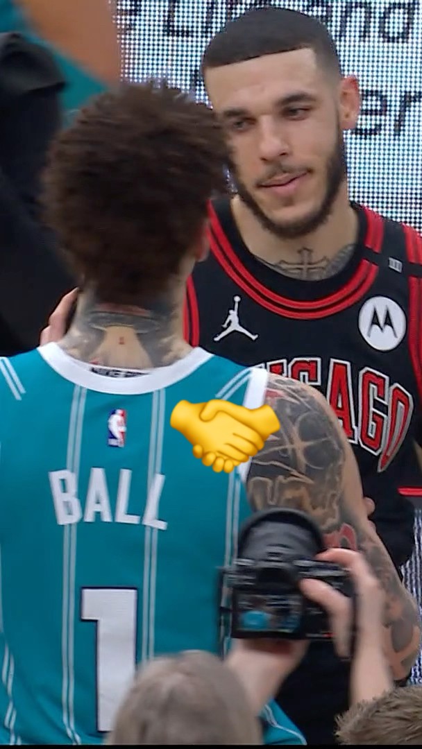 Lonzo and LaMelo embrace postgame
