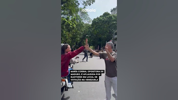 MARÍA CORINA, OPOSITORA DE MADURO, É APLAUDIDA POR ELEITORES EM LOCAL DE VOTAÇÃO NA VENEZUELA