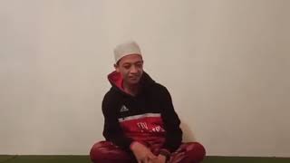 ang ali.. suaranya ma sya Allah merdu.. benda kerep