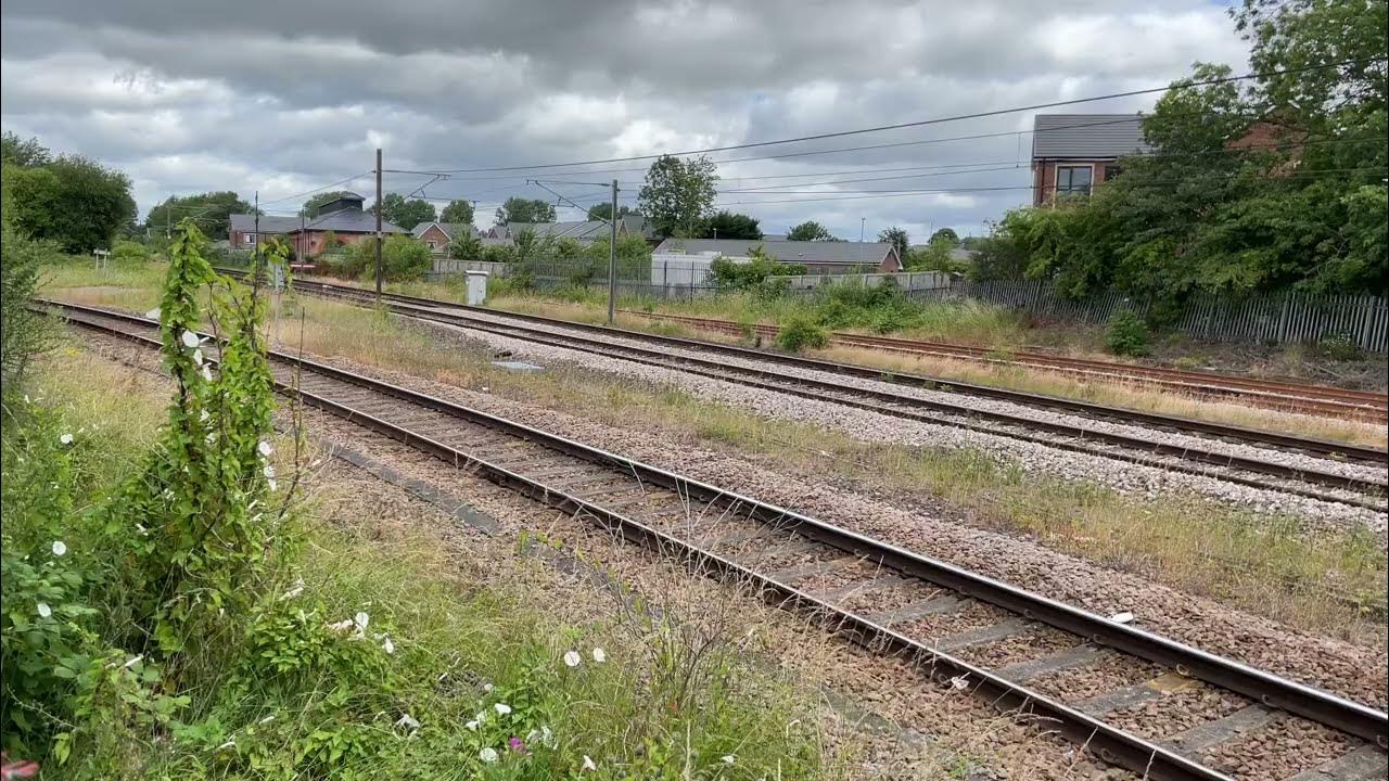 DRS Class 37422 passes Darlington on Kingmoor Sidings to York Parcel Sidings YouTube