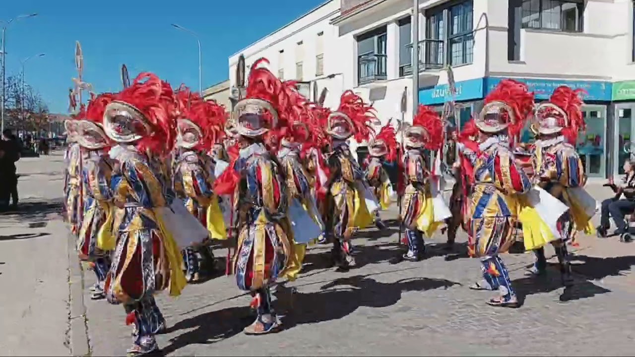 Actuación en Azuaga de la comparsa 