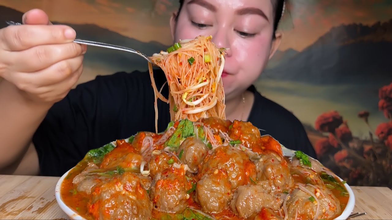 PEDAS NYA,BAKSO URAT MUZARELLA PAKE BIHUN MUKBANG
