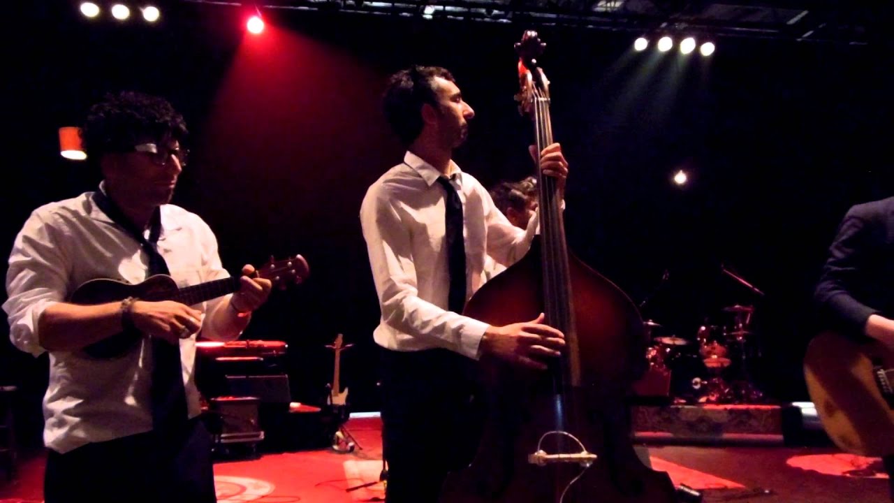 Oldelaf - Et Si On Chantait (final) (Epinay - 22 septembre 2012) - YouTube