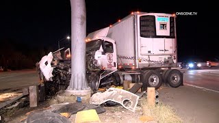 Download Lagu Semi Truck Crashes into Freeway Pole MP3 Download Lagu Semi Truck Crashes into Freeway Pole MP3