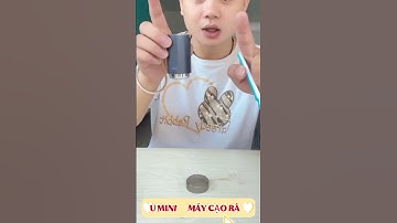 Máy cạo râu với thiết kế hình trụ nhỏ gọn, cầm vừa tay, kháng nước, lưỡi dao tự động mài khi cạo