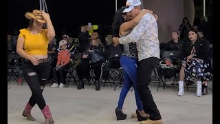 La cumbia de Elmer el bailador y La señorita Cumbia de la Liber Chihuahua baile plaza de las letras