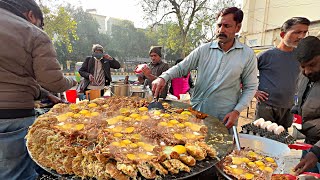INDIAN STYLE EGG BHURJI - FAMOUS STREET STYLE EGG GHOTALA | INDIAN STREET FOOD IN PAKISTAN