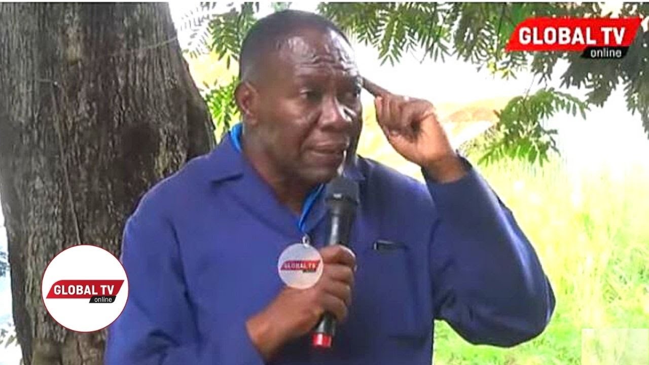 AGGREY MWANRI HAJAACHA VITUKO, CHEKI ALIVYOIMBA MBINGUNI KUNA MAKAO MAZURI AKIONGEA NA WAKULIMA..