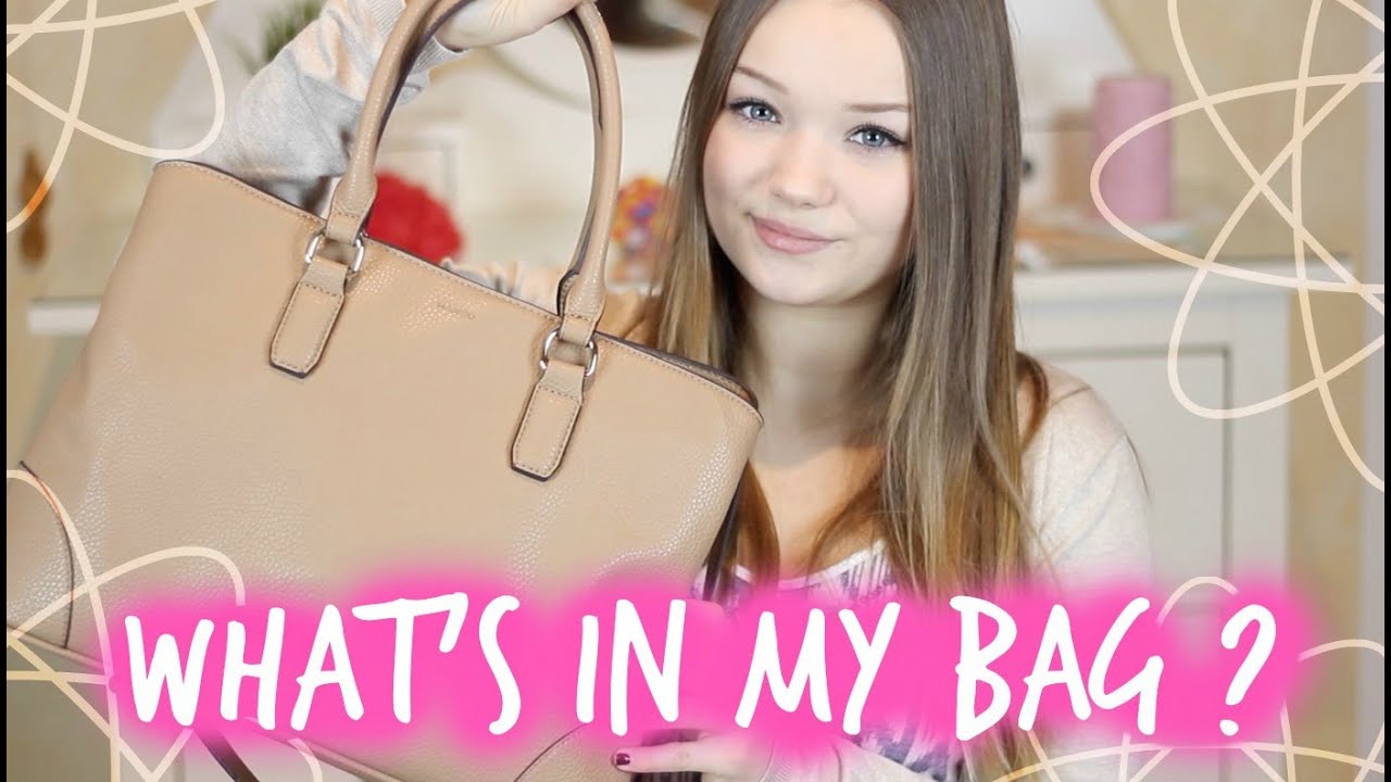 WHAT'S IN MY BAG?! | Julia Beautx - YouTube