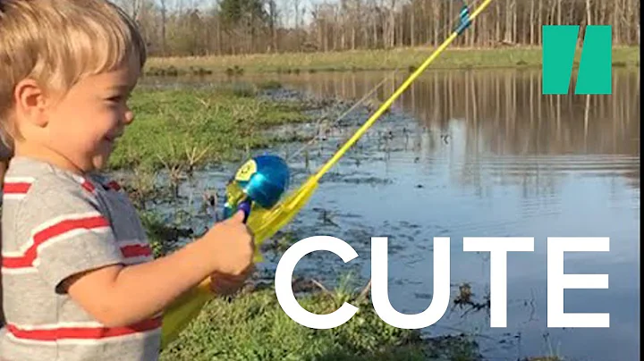 Little Boy Catches Fish with Toy Rod - DayDayNews